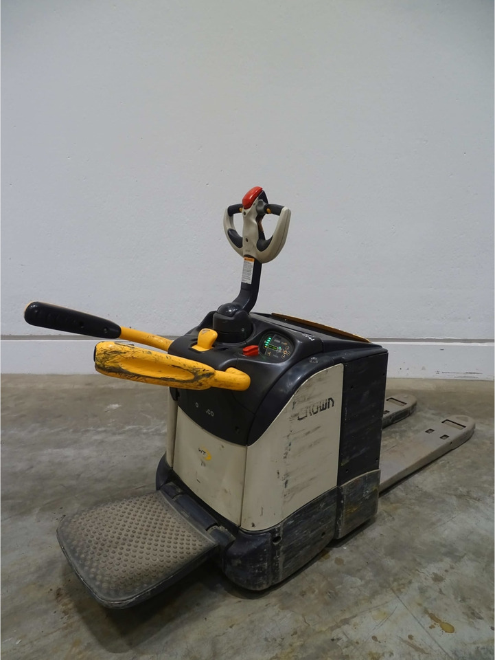 Crown WT3040 - معدات الرفع منخفض المستوى: صور 3 Crown WT3040 - معدات الرفع منخفض المستوى: صور 3