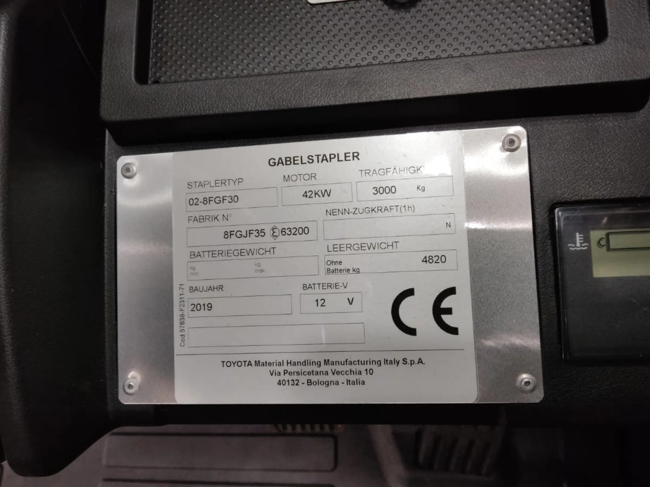 Toyota 02-8FGF 30 - رافعة شوكية تعمل بالغاز: صور 2 Toyota 02-8FGF 30 - رافعة شوكية تعمل بالغاز: صور 2