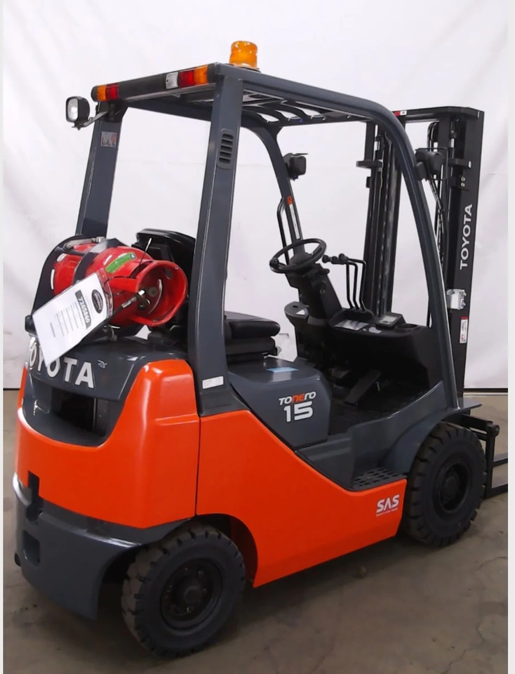Toyota 02-8FGF15 - رافعة شوكية تعمل بالغاز: صور 3 Toyota 02-8FGF15 - رافعة شوكية تعمل بالغاز: صور 3