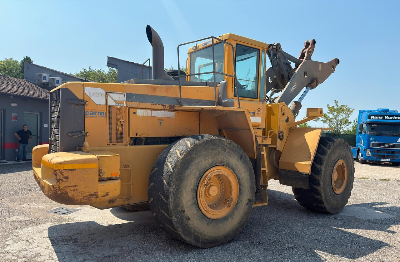 Pala gommata Volvo L 220 - اللودر بعجل: صور 5 Pala gommata Volvo L 220 - اللودر بعجل: صور 5