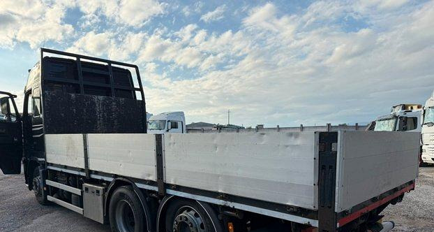 Volvo FH16-600. Euro 5 - شاحنات مسطحة: صور 5 Volvo FH16-600. Euro 5 - شاحنات مسطحة: صور 5