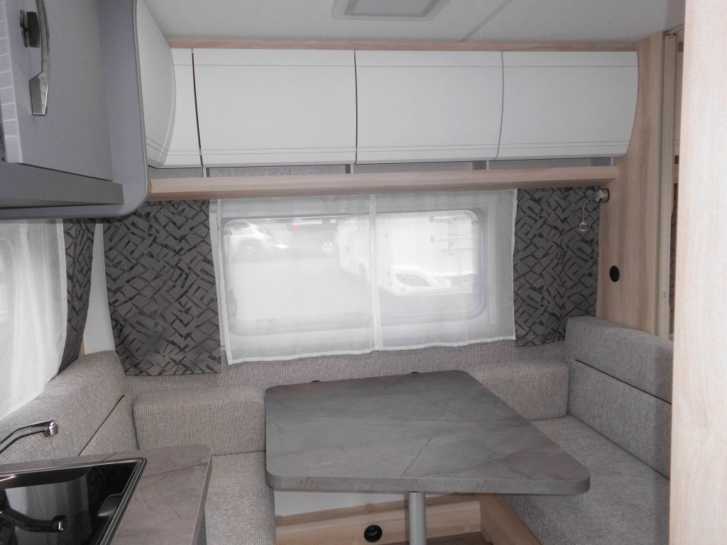 Hobby De Luxe 400 SFe 1500kg., Fahrradträger - كرفان سحب: صور 5 Hobby De Luxe 400 SFe 1500kg., Fahrradträger - كرفان سحب: صور 5