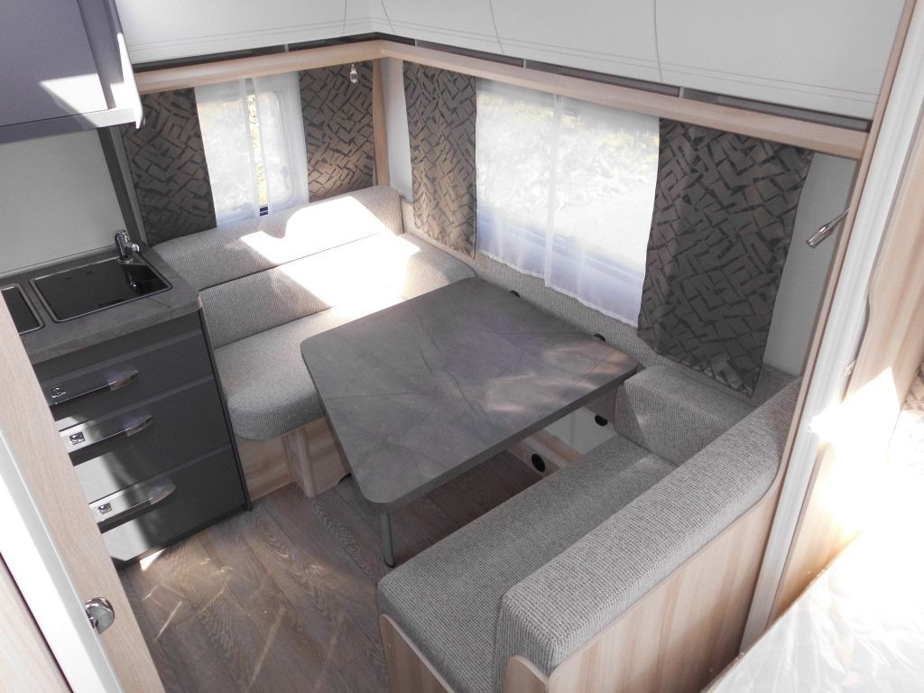 Hobby De Luxe 400 SFe 2025 1500kg. Hobby De Luxe 400 SFe Lagerabverkauf! - كرفان سحب: صور 5 Hobby De Luxe 400 SFe 2025 1500kg. Hobby De Luxe 400 SFe Lagerabverkauf! - كرفان سحب: صور 5