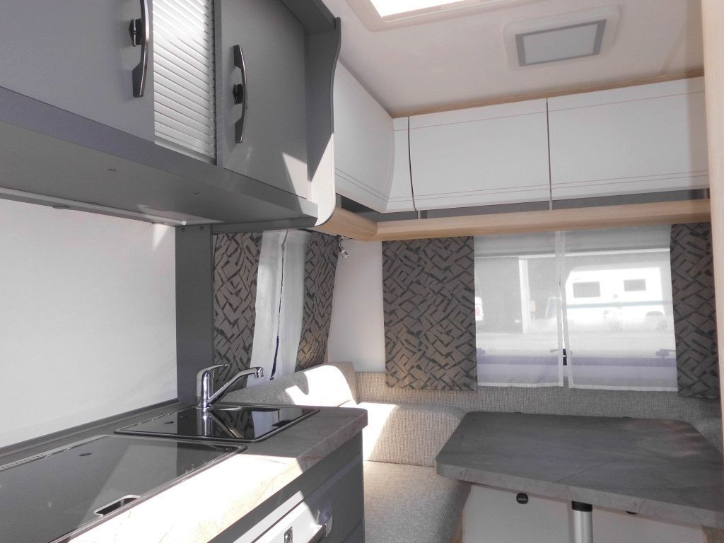 Hobby De Luxe 400 SFe 2025 1500kg. Hobby De Luxe 400 SFe Lagerabverkauf! - كرفان سحب: صور 1 Hobby De Luxe 400 SFe 2025 1500kg. Hobby De Luxe 400 SFe Lagerabverkauf! - كرفان سحب: صور 1