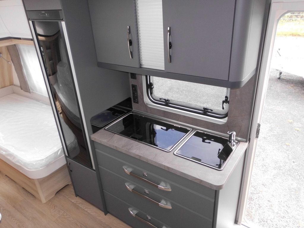 كرفان سحب Hobby De Luxe 495 UL 2026 AUTARK 1800kg. Ambiente++: صور 11 كرفان سحب Hobby De Luxe 495 UL 2026 AUTARK 1800kg. Ambiente++: صور 11