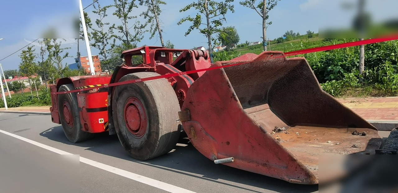 2007 SANDVIK TORO 400 - اللودر بعجل: صور 2 2007 SANDVIK TORO 400 - اللودر بعجل: صور 2