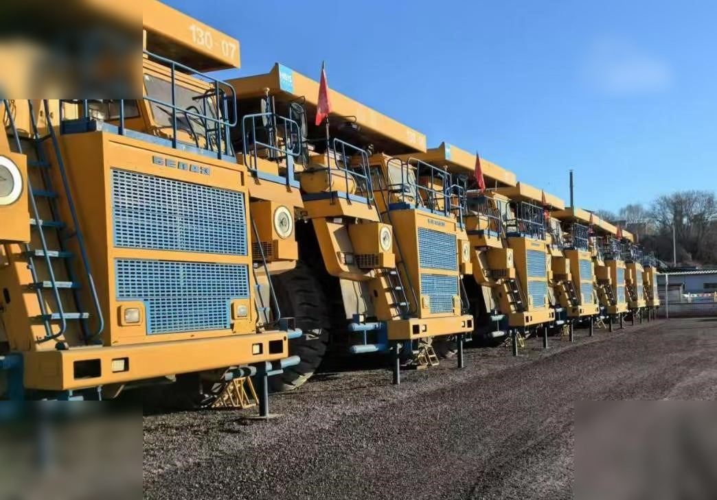 2009 BELAZ 75302 - شاحنة قلابة للمحاجر: صور 1 2009 BELAZ 75302 - شاحنة قلابة للمحاجر: صور 1