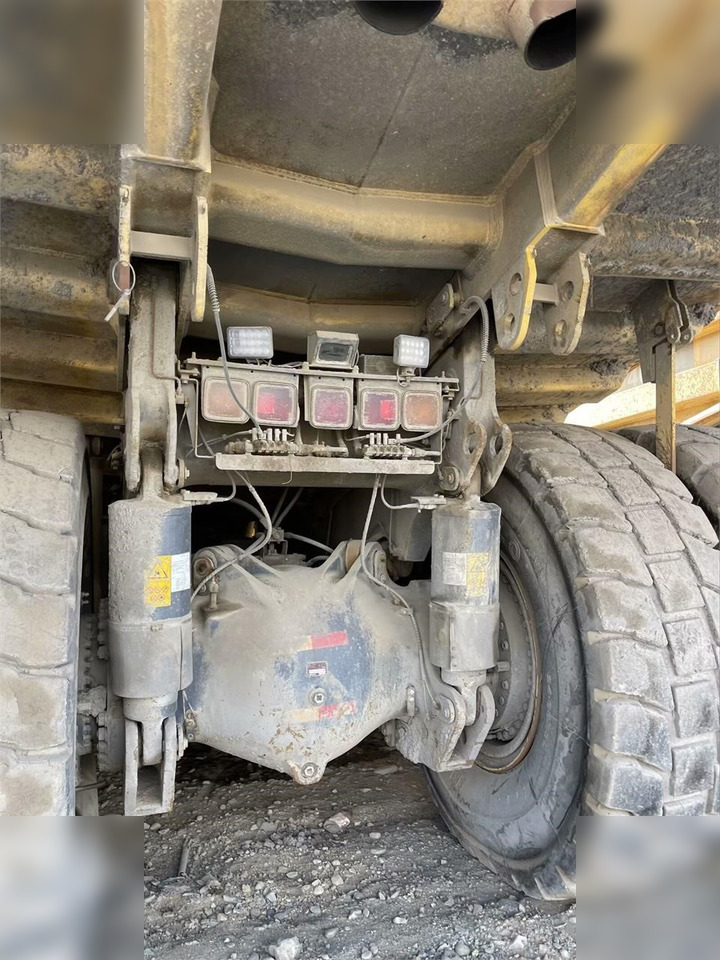 2011 KOMATSU HD465-7 - شاحنة قلابة للمحاجر: صور 4 2011 KOMATSU HD465-7 - شاحنة قلابة للمحاجر: صور 4