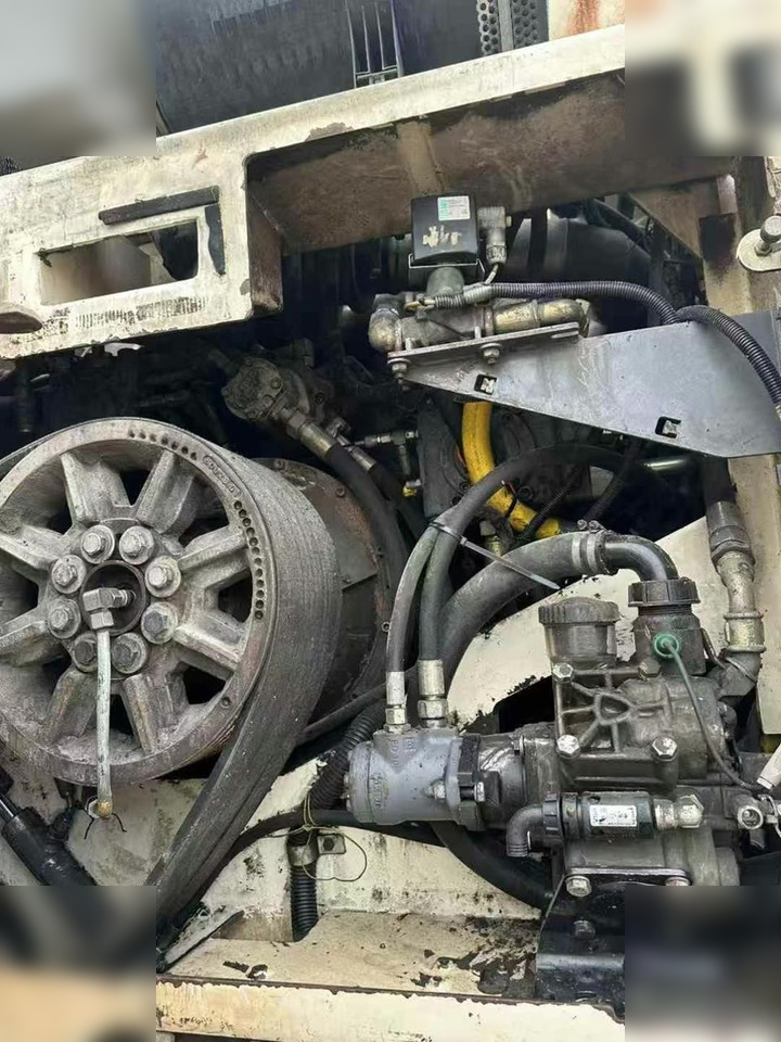 2011 WIRTGEN W2100 - ماكينات لصقل الأسفلت: صور 4 2011 WIRTGEN W2100 - ماكينات لصقل الأسفلت: صور 4