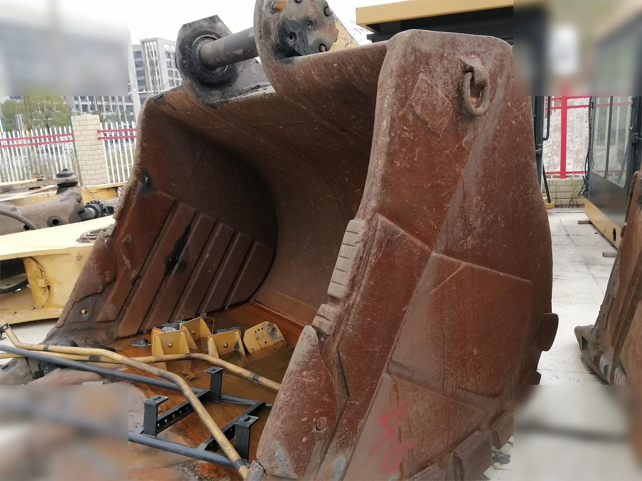 حفارات زحافة 2013 CATERPILLAR 6015: صور 6