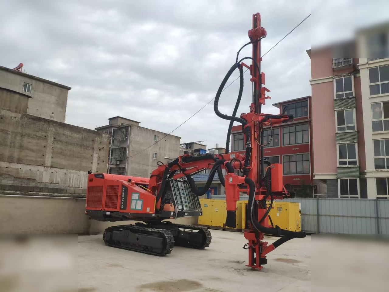 2023 SANDVIK DX800 - آلة حفر: صور 4 2023 SANDVIK DX800 - آلة حفر: صور 4
