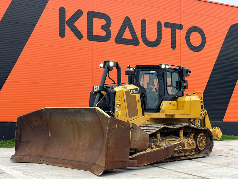 Caterpillar D7E LGP RIPPER / AC - بلدوزر: صور 1 Caterpillar D7E LGP RIPPER / AC - بلدوزر: صور 1