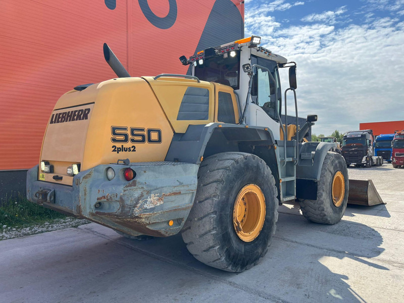 Liebherr L 550 4X4 AC / CENTRL LUBRICATION / SCALES - اللودر بعجل: صور 5 Liebherr L 550 4X4 AC / CENTRL LUBRICATION / SCALES - اللودر بعجل: صور 5