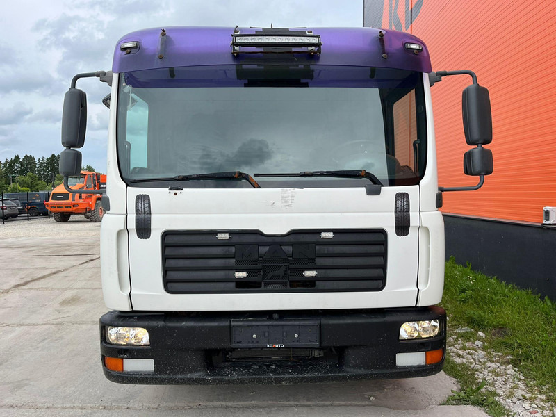 MAN TGL 8.180 4x2 PK4200 YEAR 2013 / PLATFORM L=3710 mm - شاحنات مسطحة, شاحنة كرين: صور 3 MAN TGL 8.180 4x2 PK4200 YEAR 2013 / PLATFORM L=3710 mm - شاحنات مسطحة, شاحنة كرين: صور 3
