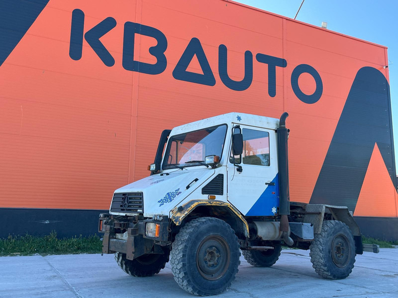 Mercedes-Benz Unimog U130 4x4 - شاحنة جرار: صور 1 Mercedes-Benz Unimog U130 4x4 - شاحنة جرار: صور 1