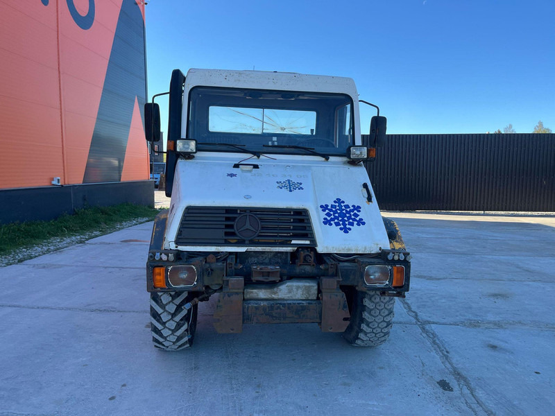 Mercedes-Benz Unimog U130 4x4 - شاحنة جرار: صور 3 Mercedes-Benz Unimog U130 4x4 - شاحنة جرار: صور 3