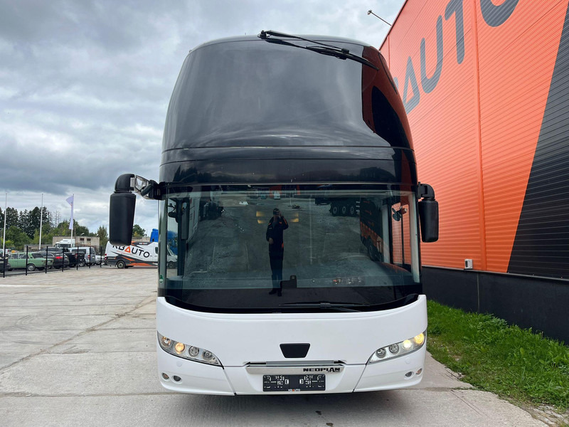 Neoplan SKYLINER L 6x2*4 77 SEATS / AC / AUXILIARY HEATING / WC - حافلة ذات طابقين: صور 2 Neoplan SKYLINER L 6x2*4 77 SEATS / AC / AUXILIARY HEATING / WC - حافلة ذات طابقين: صور 2