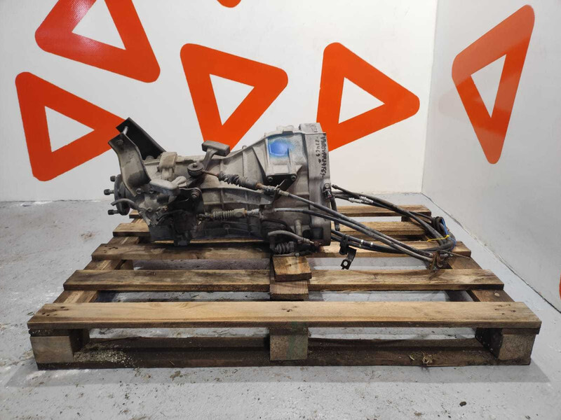 Nissan NT 400 Cabstar Gearbox 32010-LC62A / LOW MILEAGE - علبة التروس - شاحنة: صور 1 Nissan NT 400 Cabstar Gearbox 32010-LC62A / LOW MILEAGE - علبة التروس - شاحنة: صور 1