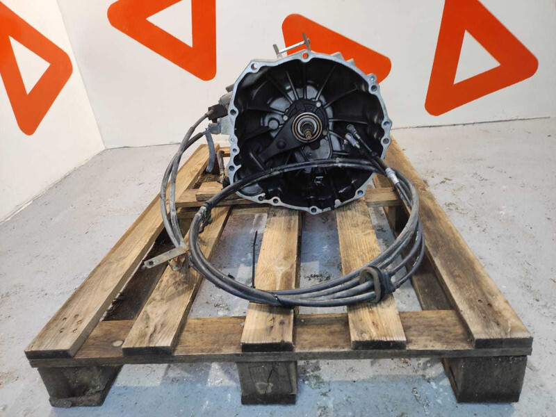 Nissan NT 400 Cabstar Gearbox 32010-LC62A / LOW MILEAGE - علبة التروس - شاحنة: صور 4 Nissan NT 400 Cabstar Gearbox 32010-LC62A / LOW MILEAGE - علبة التروس - شاحنة: صور 4