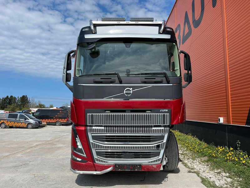 Volvo FH 16 750 8x4/4 DAMAGED ! - شاحنة قطع الأشجار, شاحنة كرين: صور 3 Volvo FH 16 750 8x4/4 DAMAGED ! - شاحنة قطع الأشجار, شاحنة كرين: صور 3
