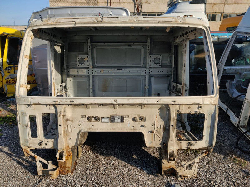 Volvo FH 440HP 6*2 Rigid Cab - الكابينة والداخلية - شاحنة: صور 3 Volvo FH 440HP 6*2 Rigid Cab - الكابينة والداخلية - شاحنة: صور 3