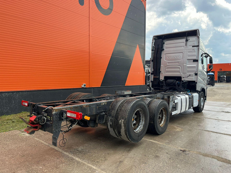 Volvo FH 750 6x4 CHASSIS L=6970 / RETARDER / PTO / TANDEM AXLE LIFT - الشاسيه شاحنة: صور 5 Volvo FH 750 6x4 CHASSIS L=6970 / RETARDER / PTO / TANDEM AXLE LIFT - الشاسيه شاحنة: صور 5