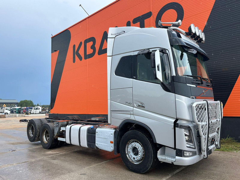 Volvo FH 750 6x4 CHASSIS L=6970 / RETARDER / PTO / TANDEM AXLE LIFT - الشاسيه شاحنة: صور 3 Volvo FH 750 6x4 CHASSIS L=6970 / RETARDER / PTO / TANDEM AXLE LIFT - الشاسيه شاحنة: صور 3