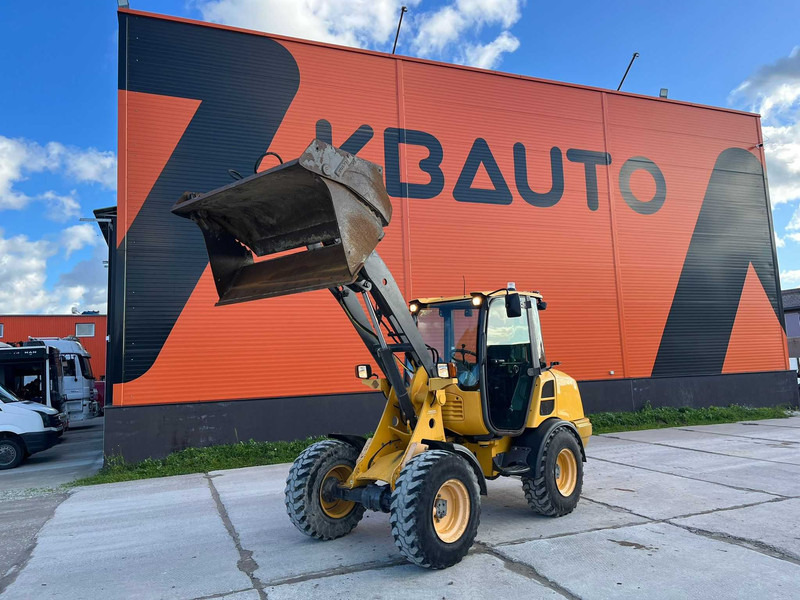 Volvo L 25 F BUCKET & FORKS - اللودر بعجل: صور 2 Volvo L 25 F BUCKET & FORKS - اللودر بعجل: صور 2