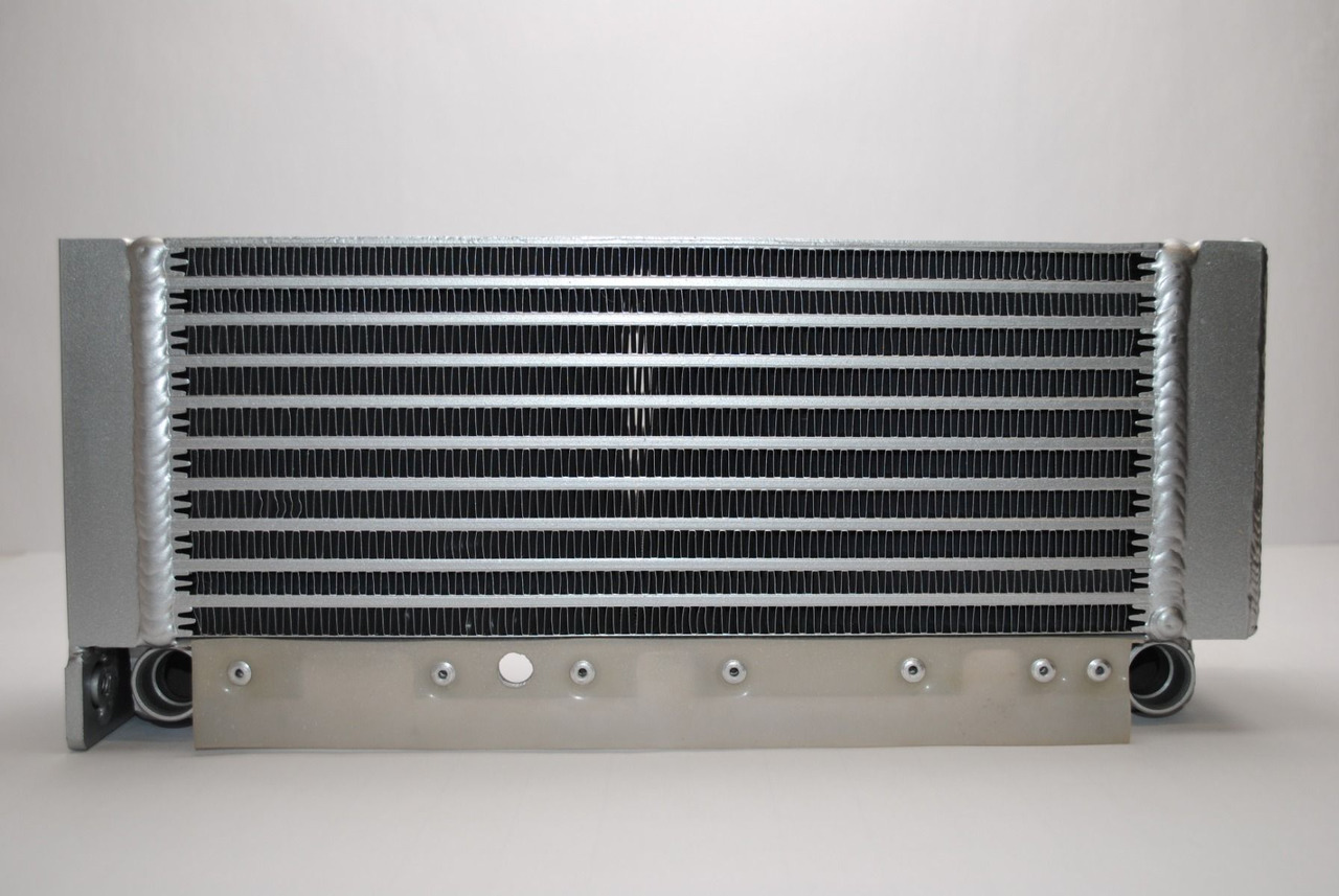 Oliekoeler 04102800 / 04281090 voor Deutz BF4L2011, D2011 L04 I, TD2011 - مبرد الزيت - آلات البناء: صور 4 Oliekoeler 04102800 / 04281090 voor Deutz BF4L2011, D2011 L04 I, TD2011 - مبرد الزيت - آلات البناء: صور 4