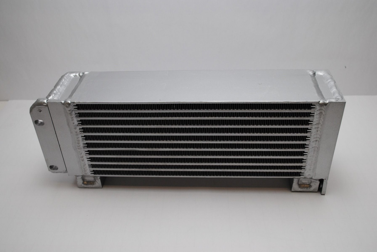 Oliekoeler 04102800 / 04281090 voor Deutz BF4L2011, D2011 L04 I, TD2011 - مبرد الزيت - آلات البناء: صور 1 Oliekoeler 04102800 / 04281090 voor Deutz BF4L2011, D2011 L04 I, TD2011 - مبرد الزيت - آلات البناء: صور 1