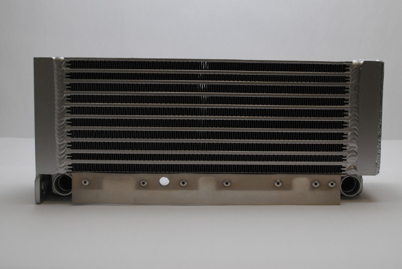 Oliekoeler 04102800 / 04281090 voor Deutz BF4L2011, D2011 L04 I, TD2011 - مبرد الزيت - آلات البناء: صور 3 Oliekoeler 04102800 / 04281090 voor Deutz BF4L2011, D2011 L04 I, TD2011 - مبرد الزيت - آلات البناء: صور 3