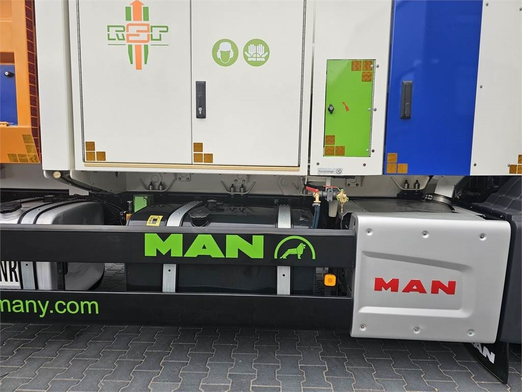 MAN RSP ESE 18/4-KM Saugbagger vacuum cleaner excavato - فراغ شاحنة: صور 5 MAN RSP ESE 18/4-KM Saugbagger vacuum cleaner excavato - فراغ شاحنة: صور 5