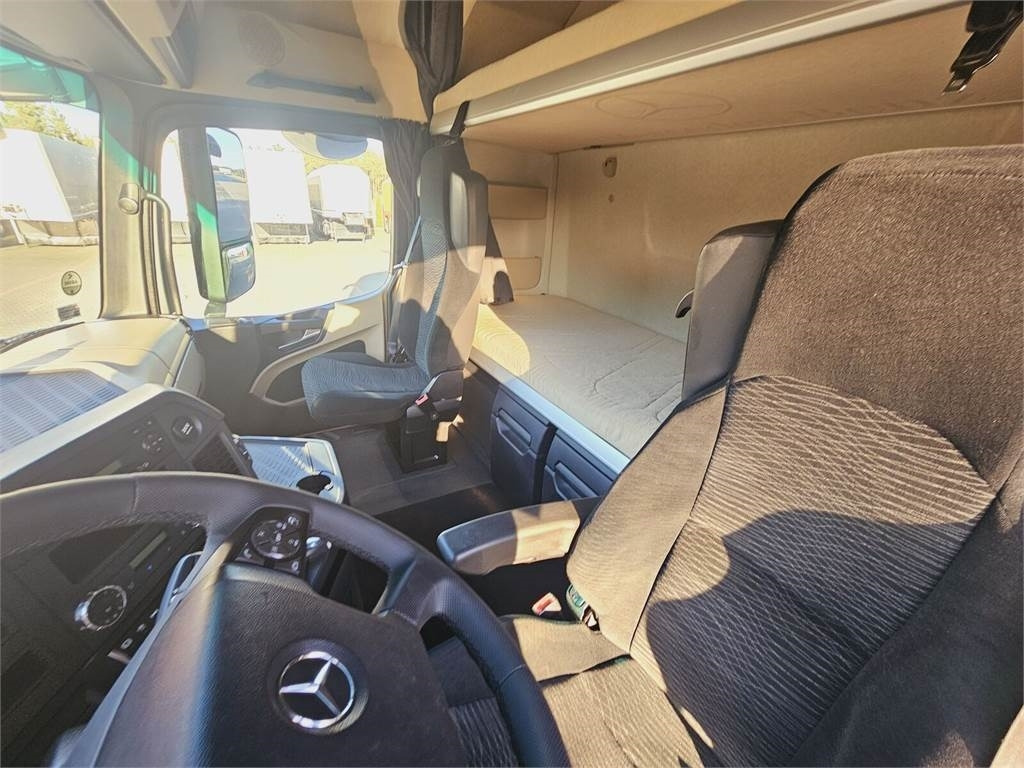 شاحنة جرار Mercedes-Benz ACTROS 1843: صور 5