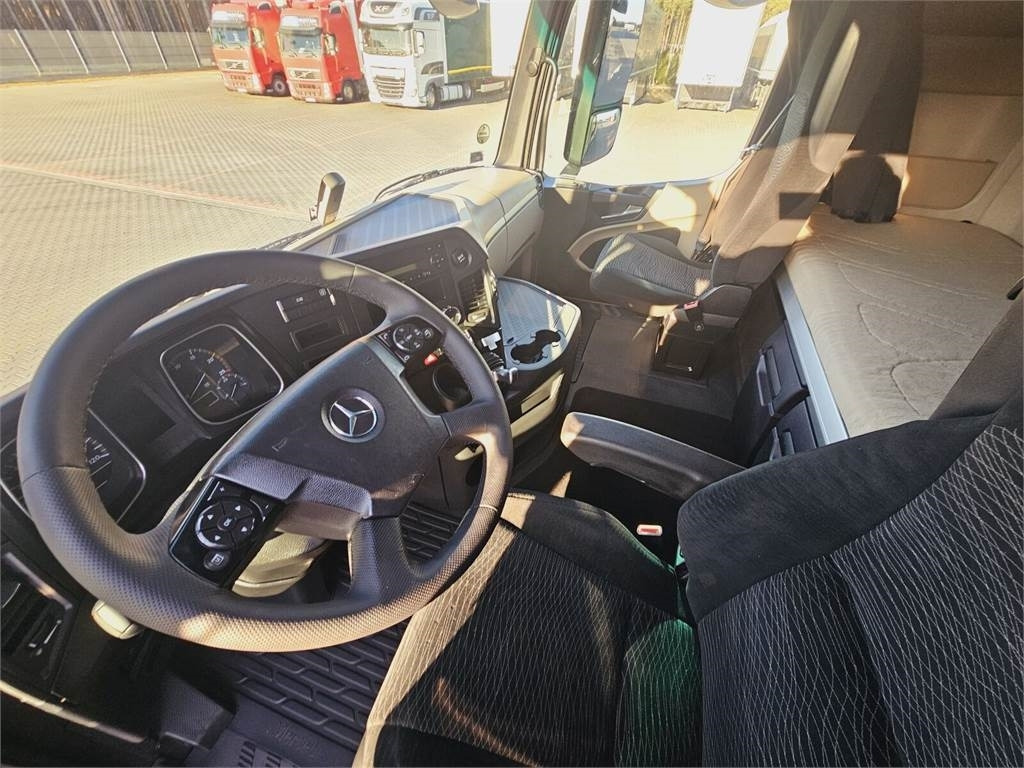 شاحنة جرار Mercedes-Benz ACTROS 1843: صور 3