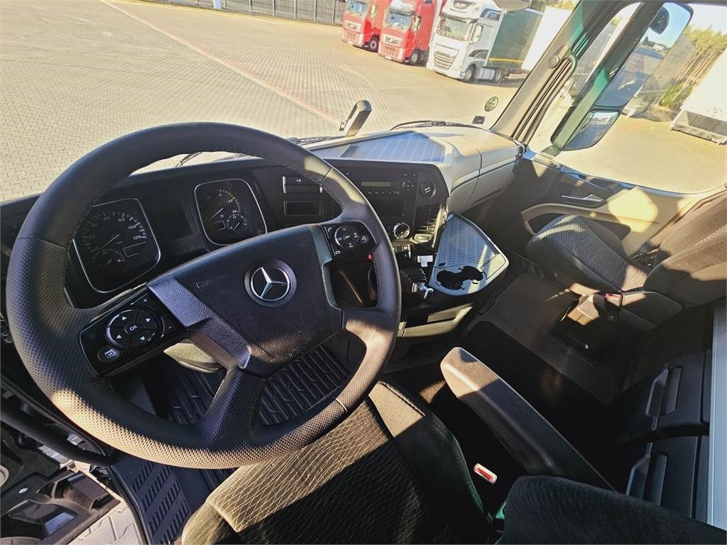 شاحنة جرار Mercedes-Benz ACTROS 1843: صور 4