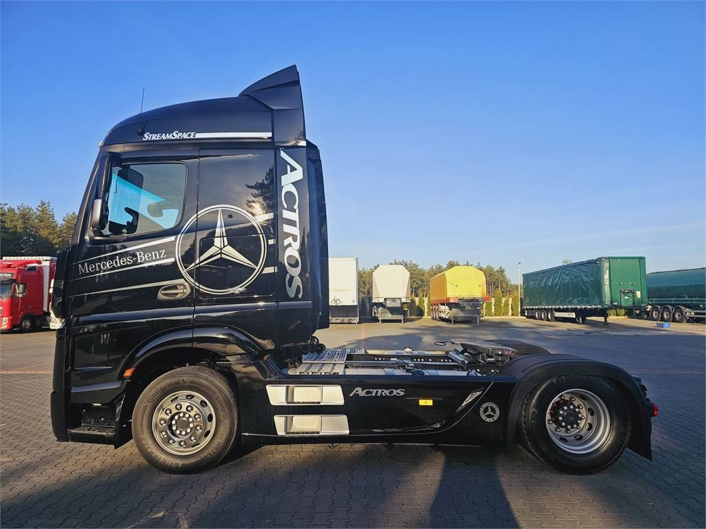 Mercedes-Benz ACTROS 1843 - شاحنة جرار: صور 2 Mercedes-Benz ACTROS 1843 - شاحنة جرار: صور 2