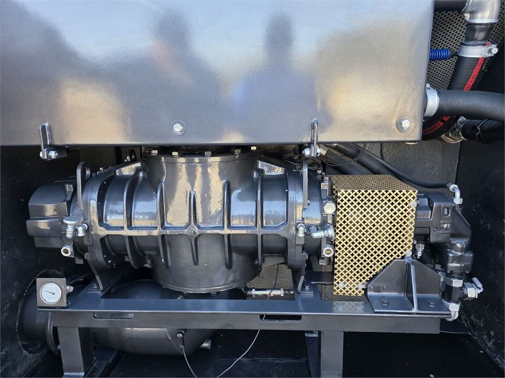 Scania Larsen FlexVac 311 Vacuum suction loader إيجار Scania Larsen FlexVac 311 Vacuum suction loader: صور 15 Scania Larsen FlexVac 311 Vacuum suction loader إيجار Scania Larsen FlexVac 311 Vacuum suction loader: صور 15