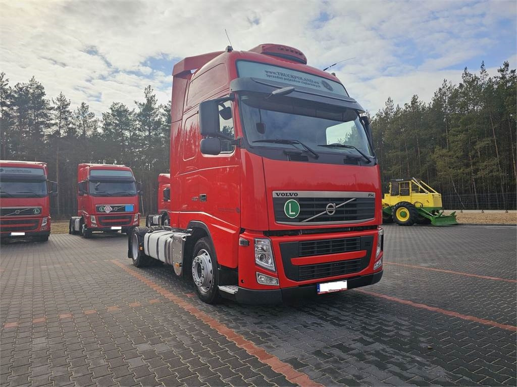 Volvo FH13 XXL EURO 5 2011 + KRONE MEGA RAISE - شاحنة جرار: صور 3 Volvo FH13 XXL EURO 5 2011 + KRONE MEGA RAISE - شاحنة جرار: صور 3