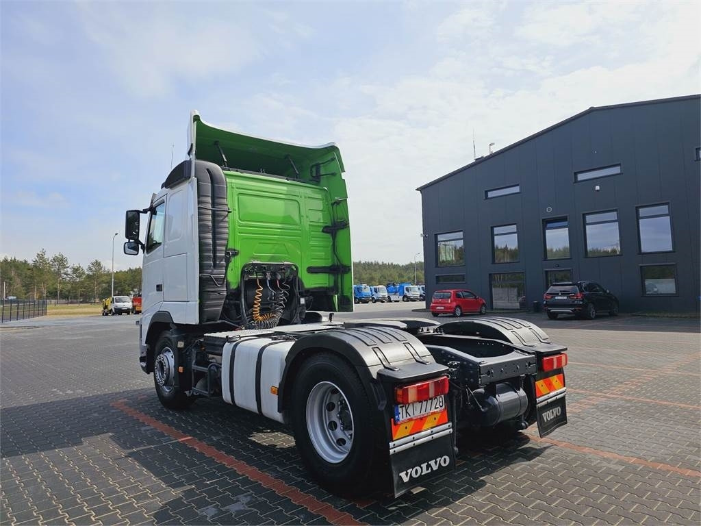 Volvo STANDARD 460 automatic 2009 r - شاحنة جرار: صور 5 Volvo STANDARD 460 automatic 2009 r - شاحنة جرار: صور 5