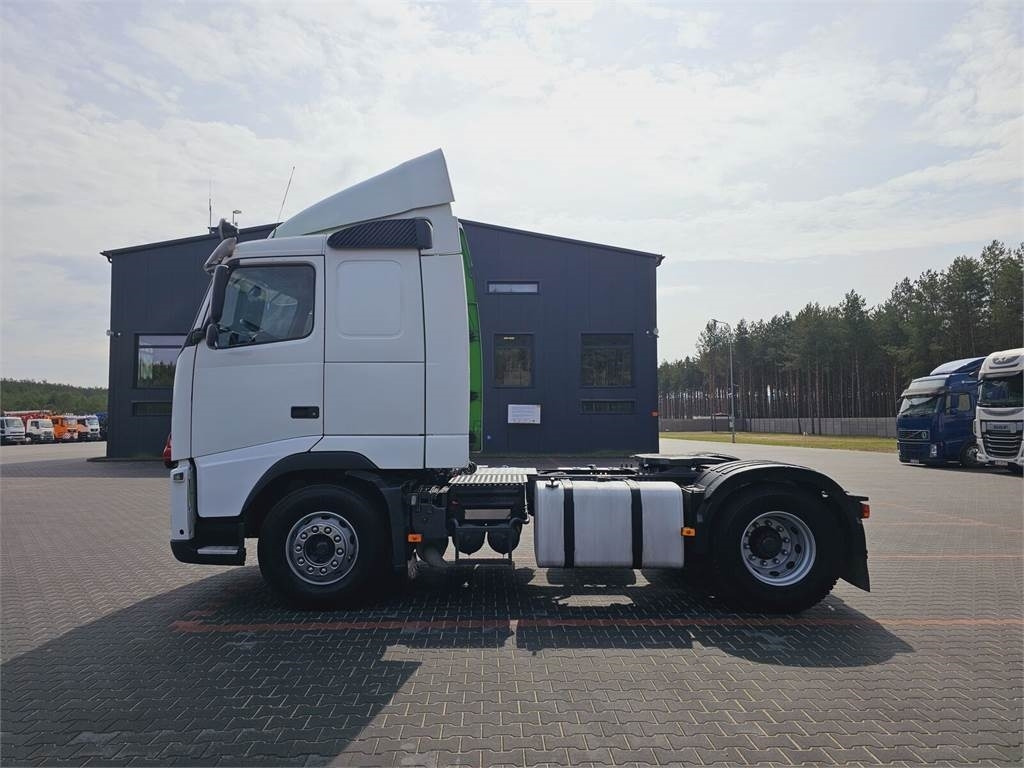 Volvo STANDARD 460 automatic 2009 r - شاحنة جرار: صور 4 Volvo STANDARD 460 automatic 2009 r - شاحنة جرار: صور 4