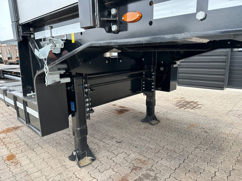 Faymonville 3 achs Multimax Tieflader / Kurze model Faymonville 3 achs Multimax Tieflader / Kurze model - عربة مسطحة منخفضة نصف مقطورة: صور 5 Faymonville 3 achs Multimax Tieflader / Kurze model Faymonville 3 achs Multimax Tieflader / Kurze model - عربة مسطحة منخفضة نصف مقطورة: صور 5