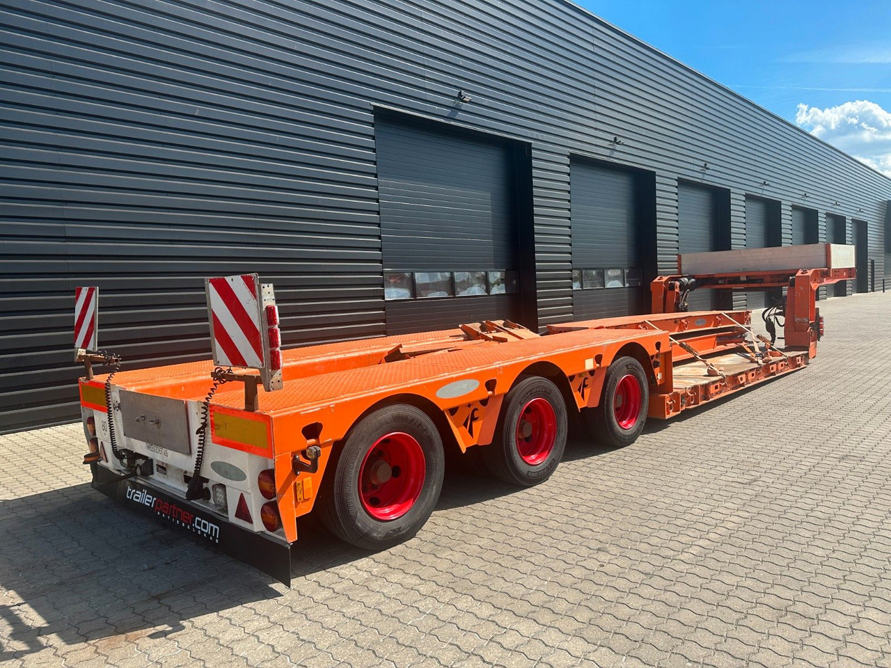 Faymonville 3 achs tiefbett / Verlängerungsträger - عربة مسطحة منخفضة نصف مقطورة: صور 2 Faymonville 3 achs tiefbett / Verlängerungsträger - عربة مسطحة منخفضة نصف مقطورة: صور 2