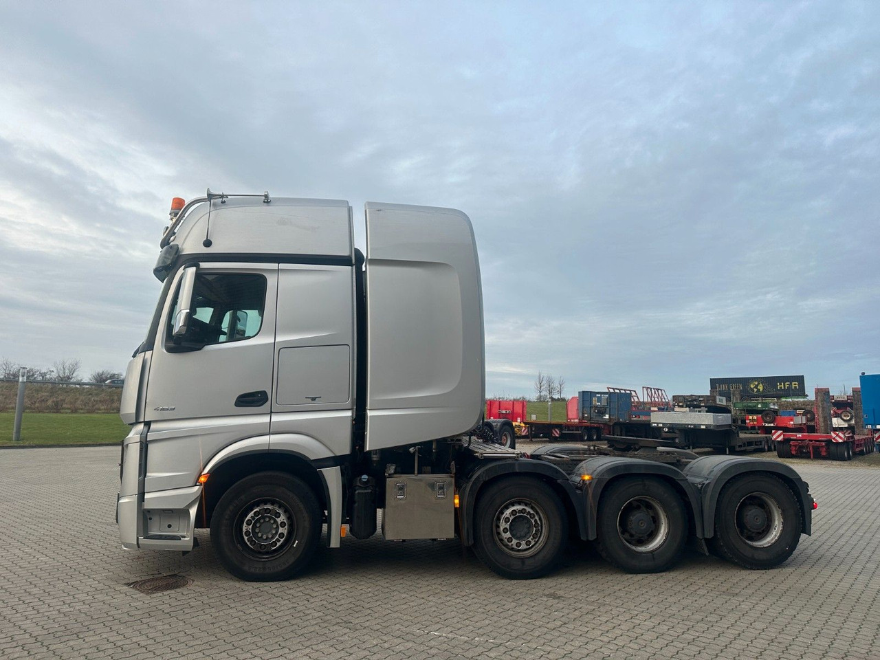 Mercedes-Benz Actros 4163 WSK 8x4 250 to. Push/Pull Schwerlast - شاحنة جرار: صور 4 Mercedes-Benz Actros 4163 WSK 8x4 250 to. Push/Pull Schwerlast - شاحنة جرار: صور 4