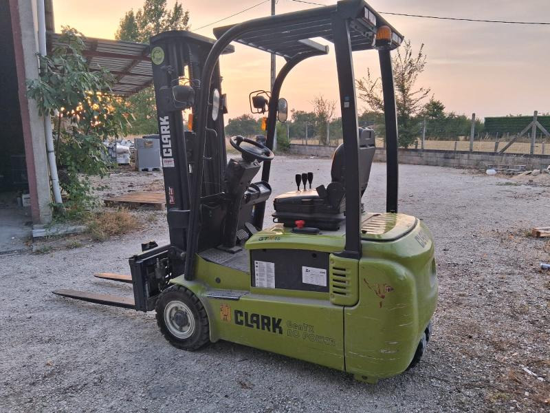 Clark GTX16 - رافعة شوكية كهربائية: صور 2 Clark GTX16 - رافعة شوكية كهربائية: صور 2
