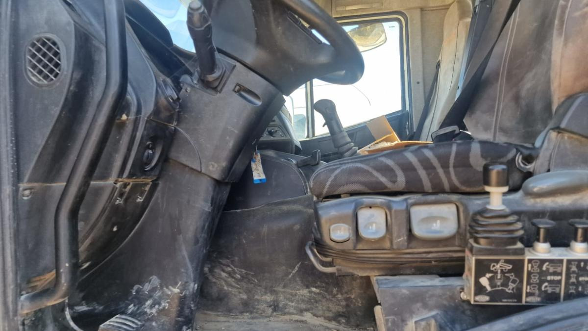 قلابات Iveco Trakker 410: صور 9