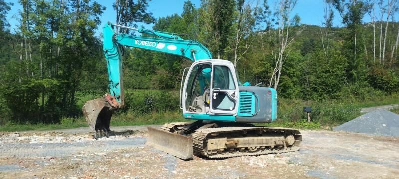 Kobelco SK135SRLC - حفارات زحافة: صور 1 Kobelco SK135SRLC - حفارات زحافة: صور 1