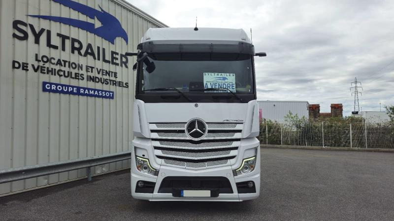 Mercedes Actros 1851 - شاحنة جرار: صور 2 Mercedes Actros 1851 - شاحنة جرار: صور 2