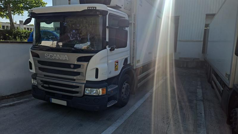 Scania P 320 - مبردة شاحنة: صور 1 Scania P 320 - مبردة شاحنة: صور 1