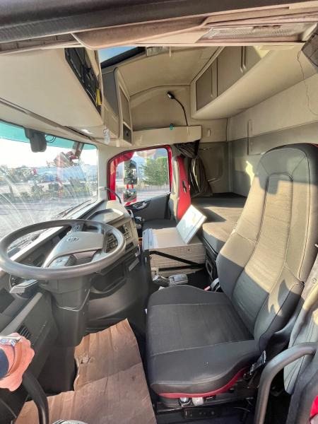 شاحنة جرار Volvo FH 460: صور 10