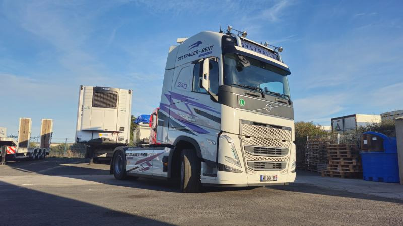 Volvo FH 500 AERO Globetrotter XXL (Location / Rent) - شاحنة جرار: صور 1 Volvo FH 500 AERO Globetrotter XXL (Location / Rent) - شاحنة جرار: صور 1